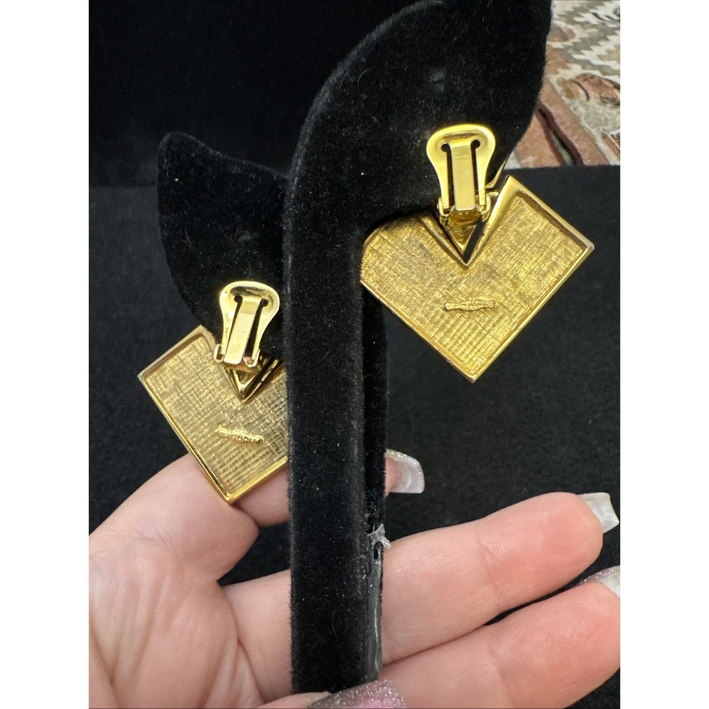 vintage Whiting & Davis gold-tone geometric mesh clip-on earrings Statement EUC - Picture 4 of 10